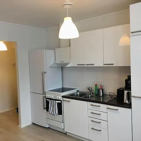 Huoneisto Kotimaailma - Kalustettu Ja Hyvin Valoisa Herttoniemessae