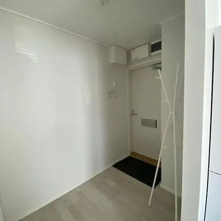 Kotimaailma - Kalustettu Ja Hyvin Valoisa Herttoniemessae * Helsinky